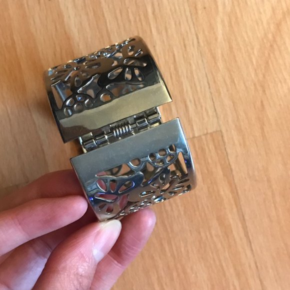 Silver Butterfly Design Bracelet - Picture 4 of 4